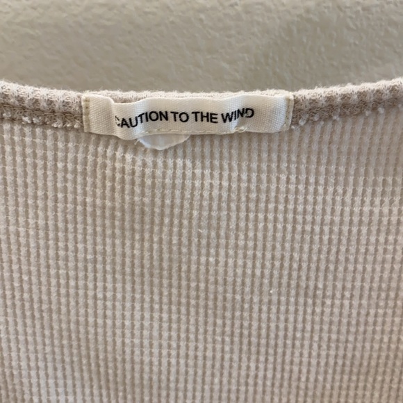 Cropped shirt sleeve T shirt - Picture 11 of 12